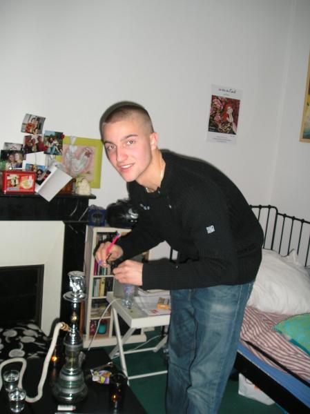 Aleks qui pose...