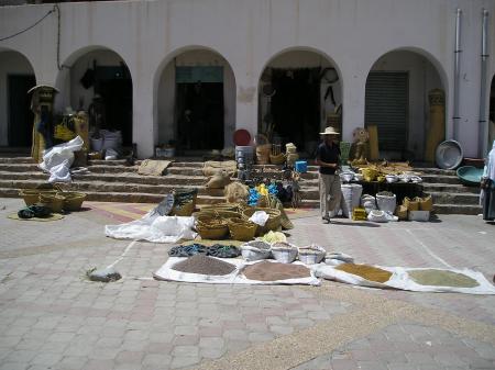 Après elle part faire les souks...